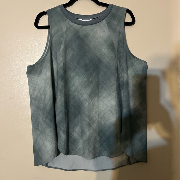Athleta Tops - Athleta Zephyr Print Green & White Sleeveless Lightweight Tank Top